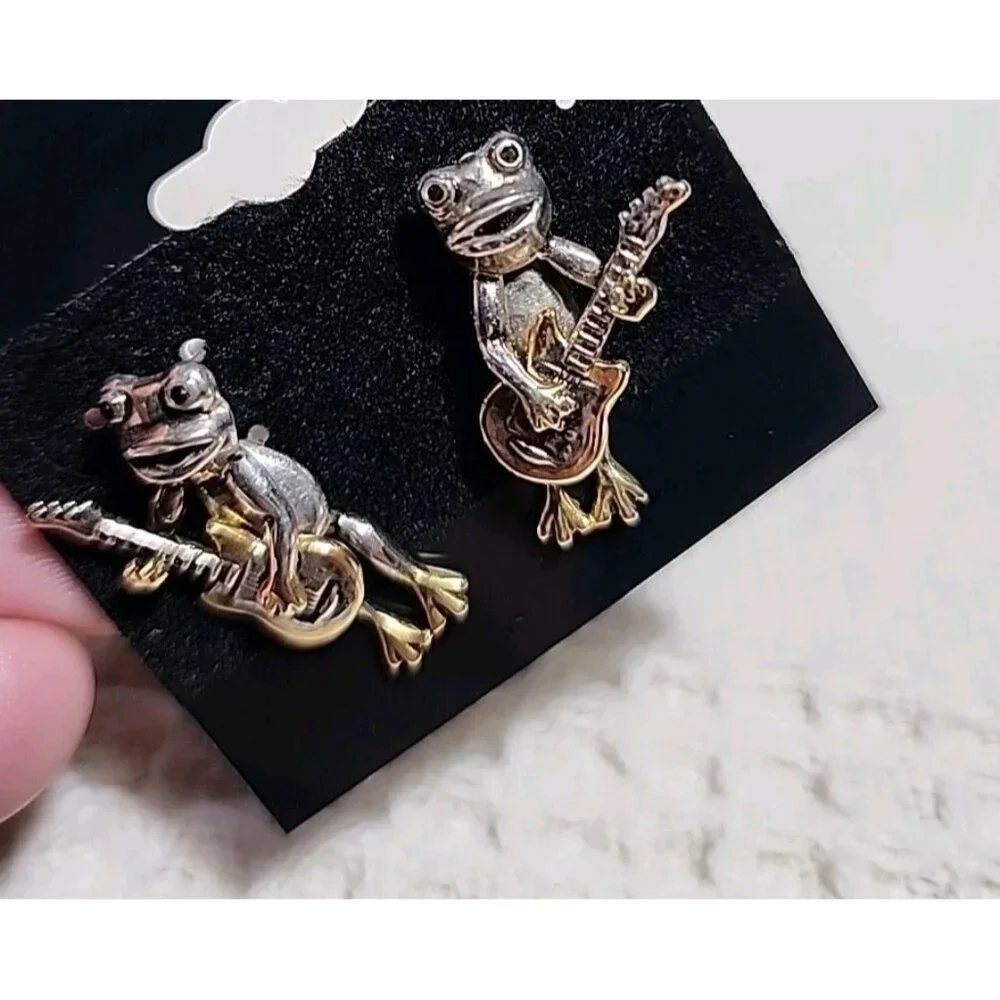 Novelty Articulated Earrings Frog Playing Guitar Silver Gold‎ Toned Post Pierced